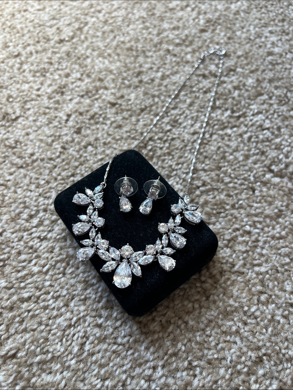 Crystal Teardrop Necklace and Earrings Set - Silver Tone